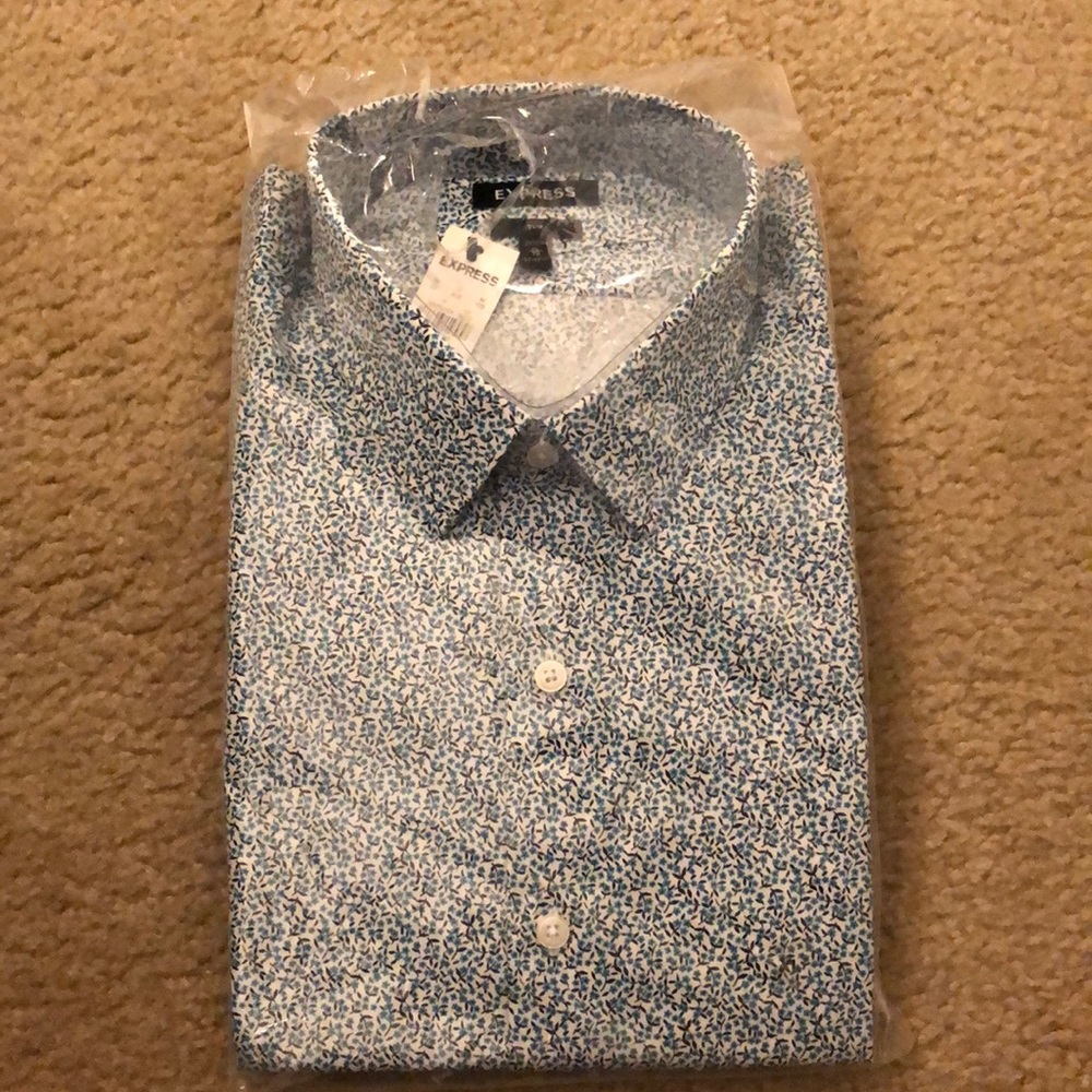 Men’s  express long sleeve, slim fit button down.